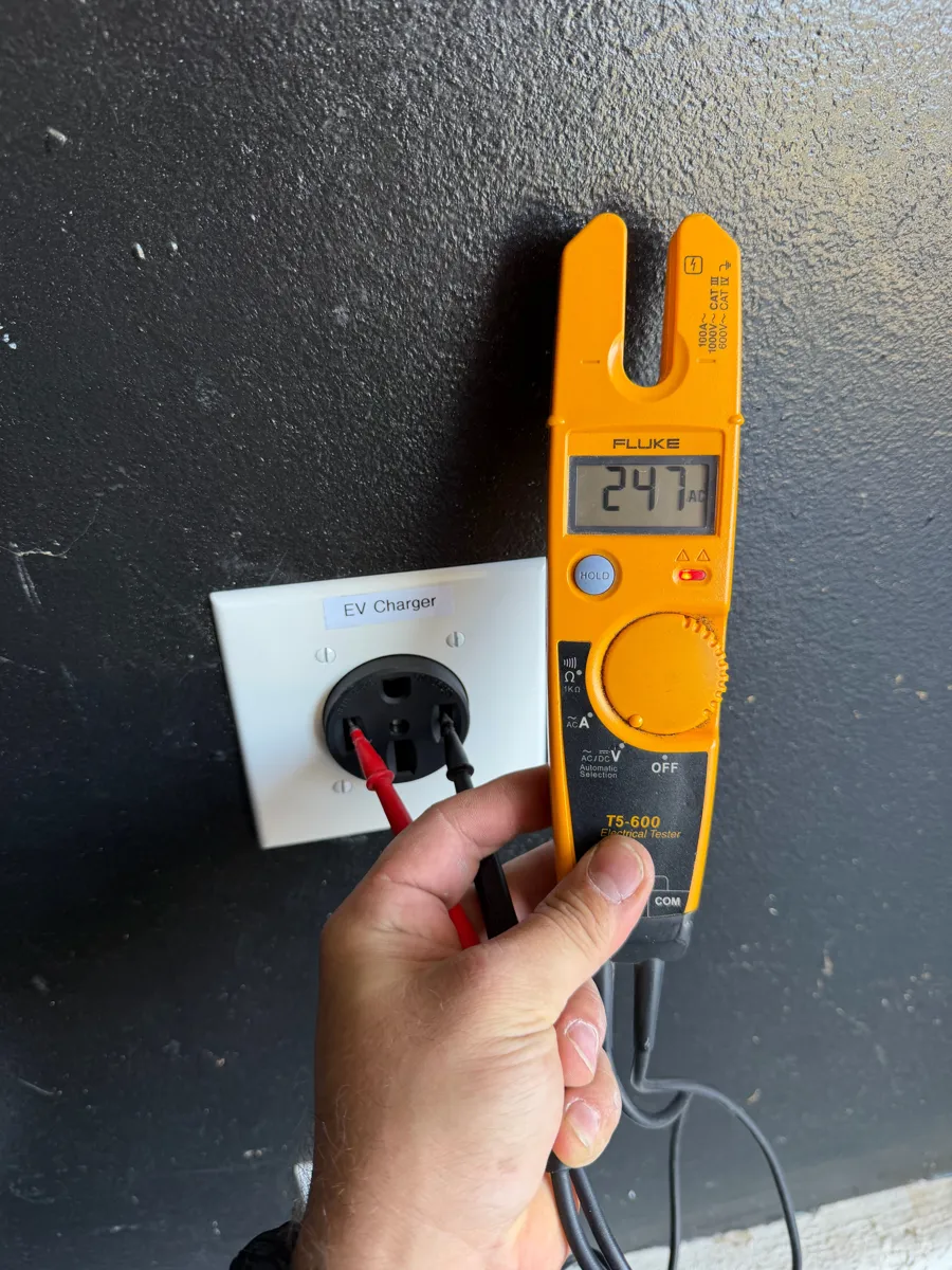Testing a new NEMA 14-50 outlet at 247V